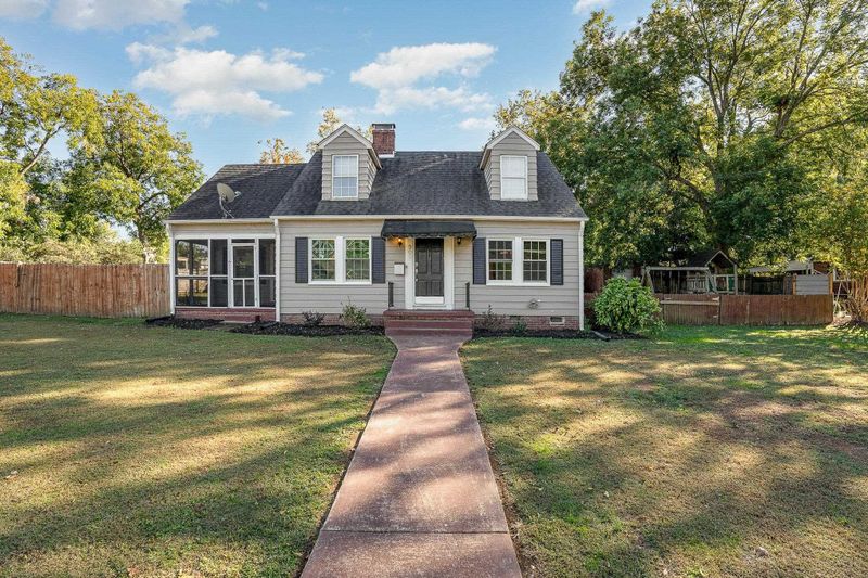 302 Banks St, Graham, NC 27253