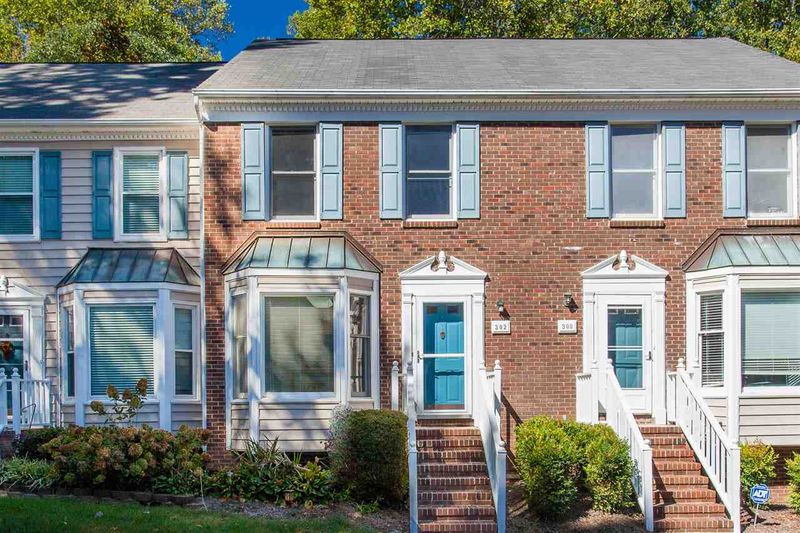 302 Beechtree Dr, Cary, NC 27513