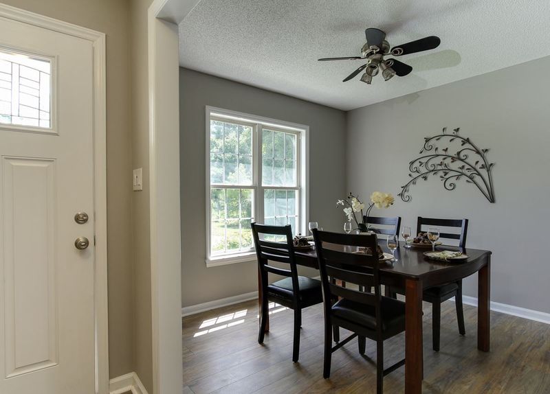 302 Brandon Dr, Clayton, NC 27520