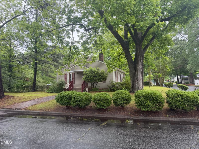 302 Brevard St, Selma, NC 27576