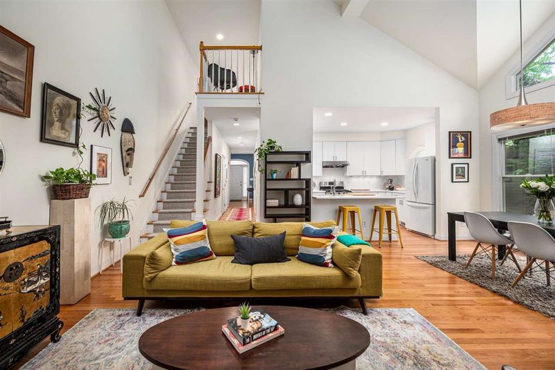 302 E Columbia Pl, Chapel Hill, NC 27516