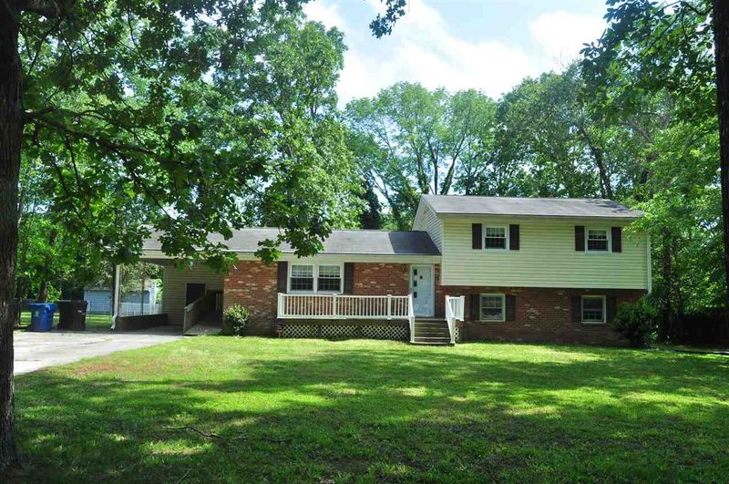302 Crestview Dr, Durham, NC 27712