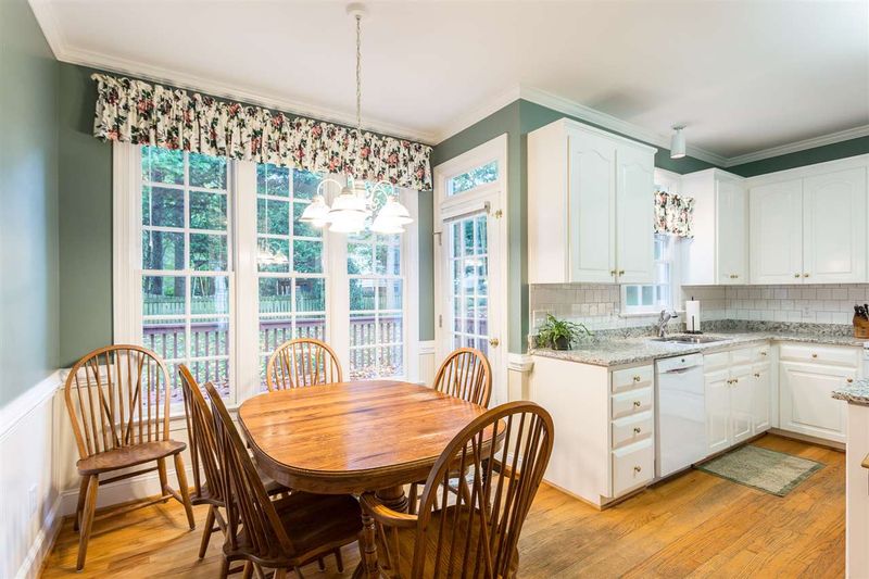 302 Crickentree Dr, Cary, NC 27518