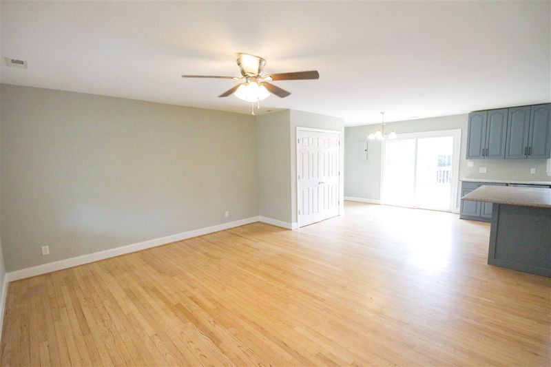 302 Dixie Dr, Selma, NC 27576