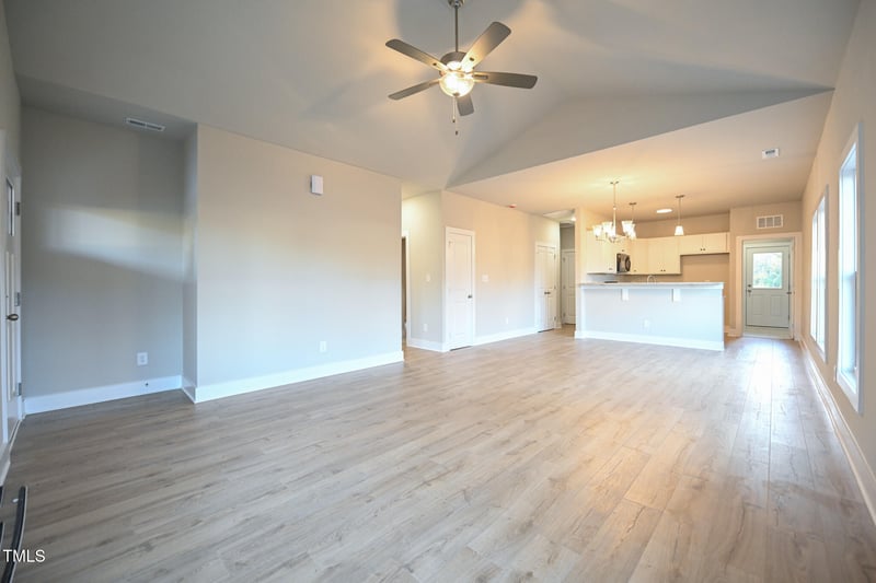 302 S Eastwood Dr, Benson, NC 27504