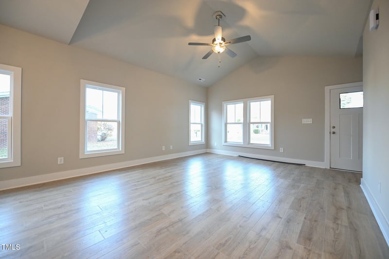 302 S Eastwood Dr, Benson, NC 27504