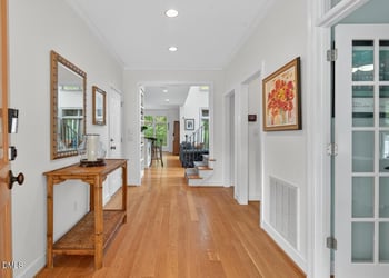 302 Edgewater Cir, Chapel Hill, NC 27516