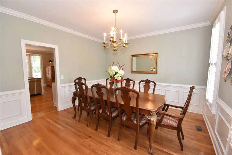 302 Glen Abbey Dr, Cary, NC 27513