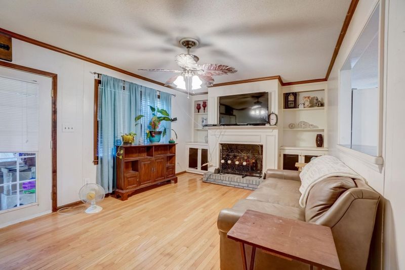 302 Gower Dr, Knightdale, NC 27545