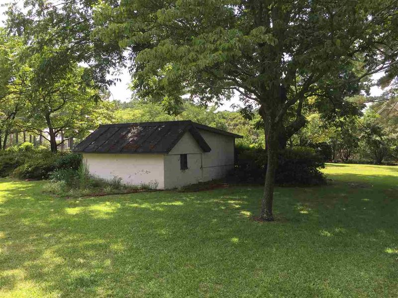302 W Hatcher St, Four Oaks, NC 27524