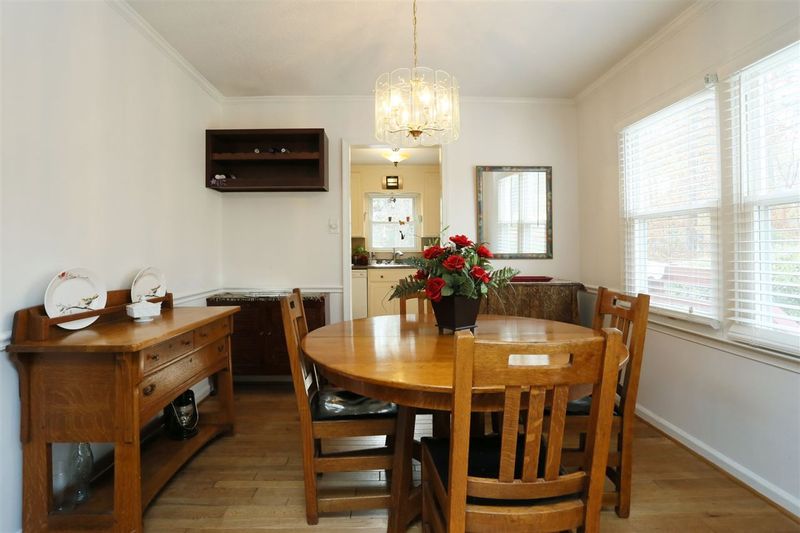 302 King Charles Ln, Cary, NC 27511