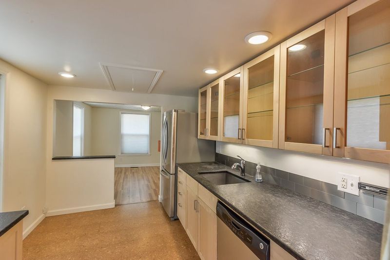 302 Knolls St, Chapel Hill, NC 27516