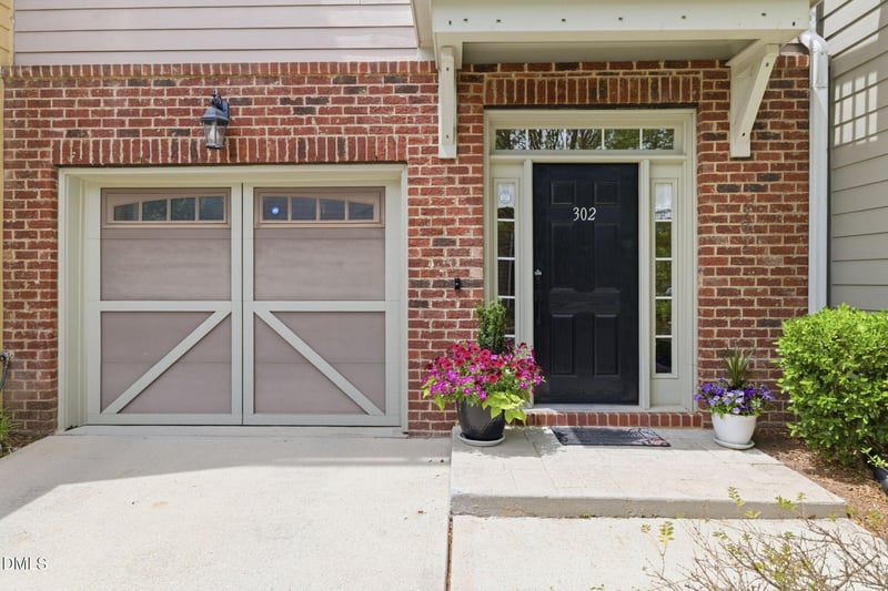 302 Linden Park Ln, Cary, NC 27519