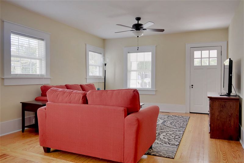 302 W Main St, Benson, NC 27504
