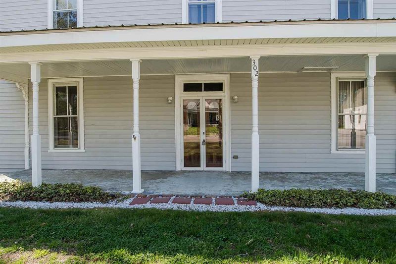 302 E Main St, Youngsville, NC 27596