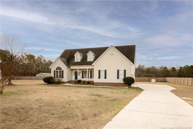 302 Mar Joy Dr, Dunn, NC 28334