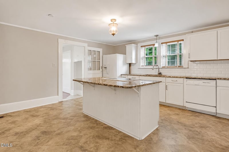 302 S Mckay Ave, Dunn, NC 28334