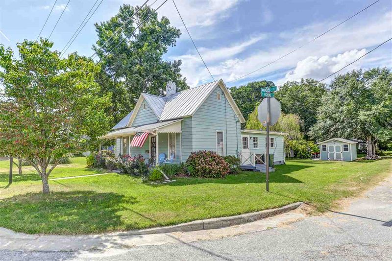 302 S Moore St, Clayton, NC 27520