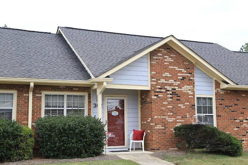 302 Old Spring Hill Ln, Fuquay Varina, NC 27526