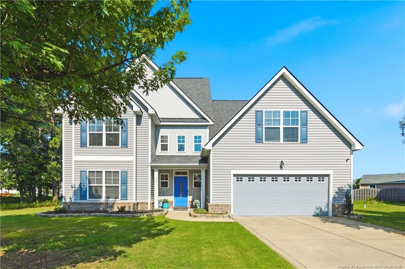 302 Otley Ct, Hope Mills, NC 28348