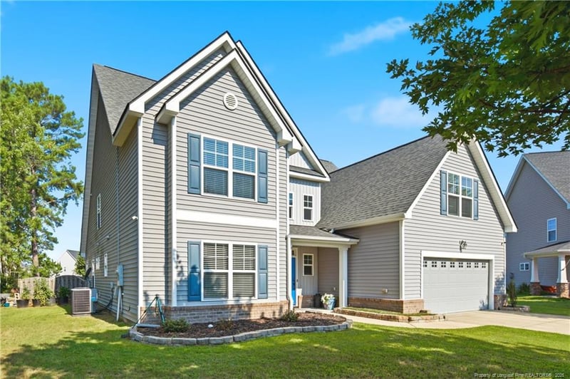 302 Otley Ct, Hope Mills, NC 28348