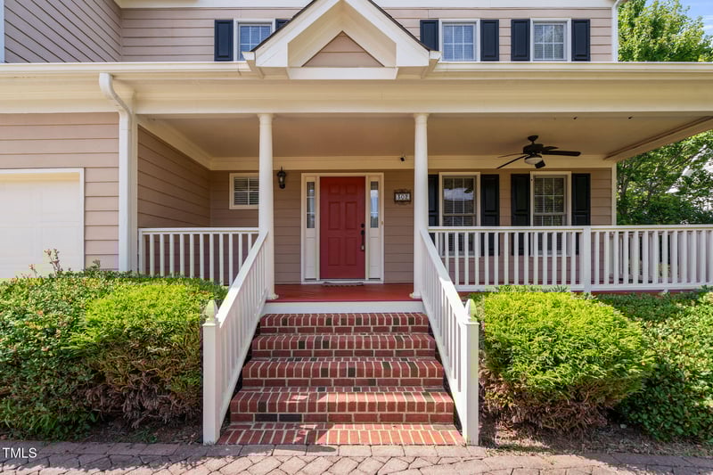 302 Peachtree Point Ct, Cary, NC 27513