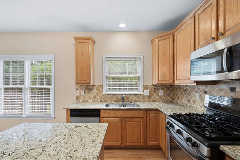 302 Peachtree Point Ct, Cary, NC 27513