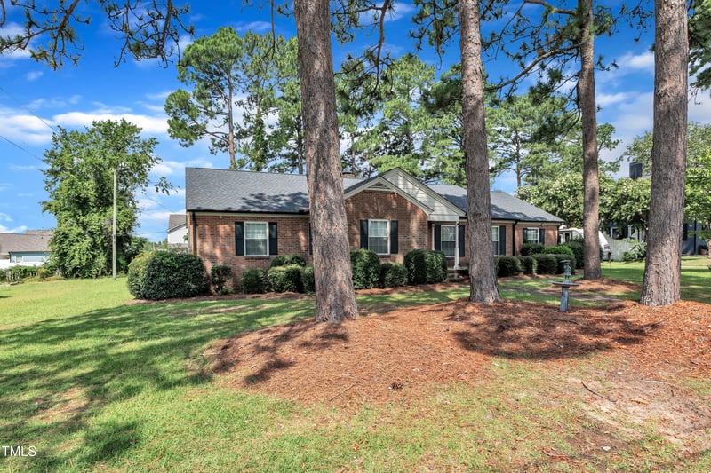 302 Pine St, Benson, NC 27504