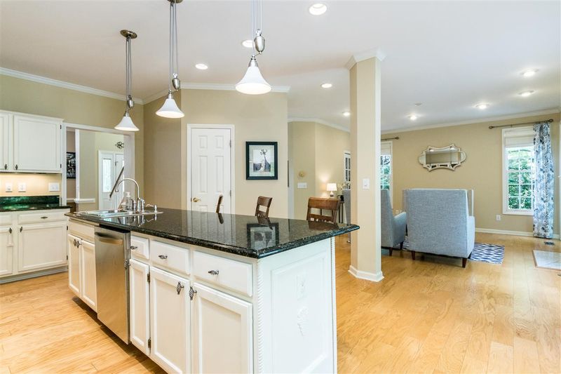 302 Roebling Ln, Cary, NC 27513