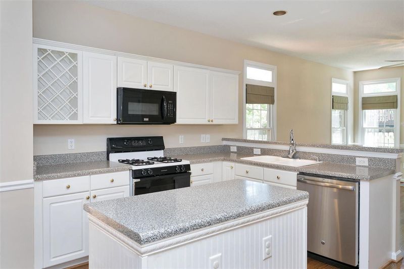 302 Sarabande Dr, Cary, NC 27513