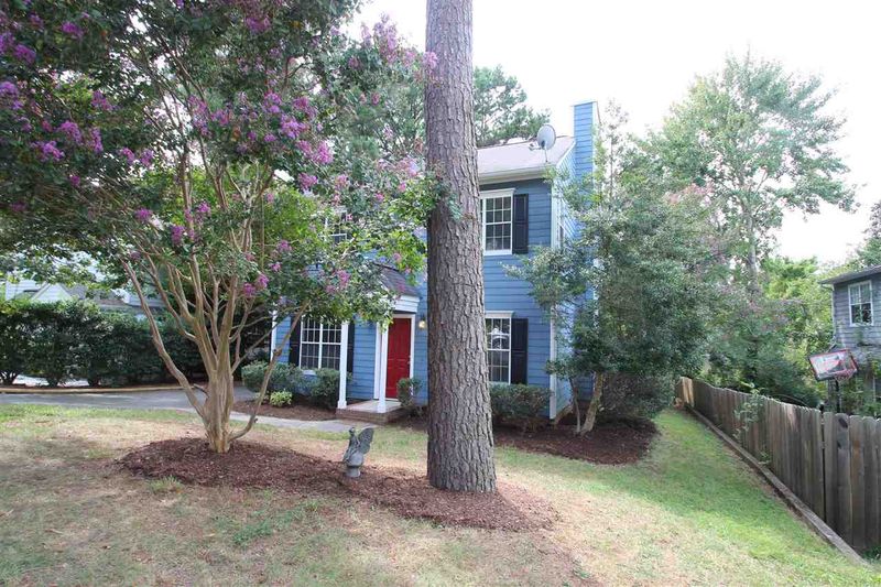 302 St Thomas Dr, Chapel Hill, NC 27517