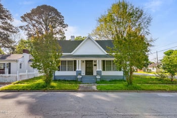 302 Sumner St, Selma, NC 27576
