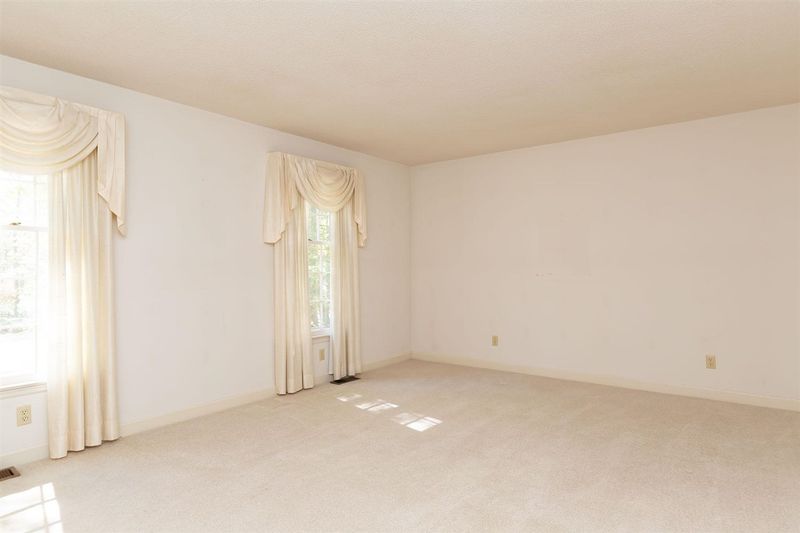 302 Tiffany Cir, Garner, NC 27529