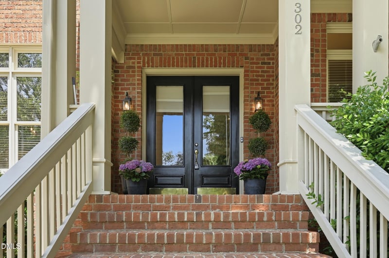 302 Tynemouth Dr, Cary, NC 27513