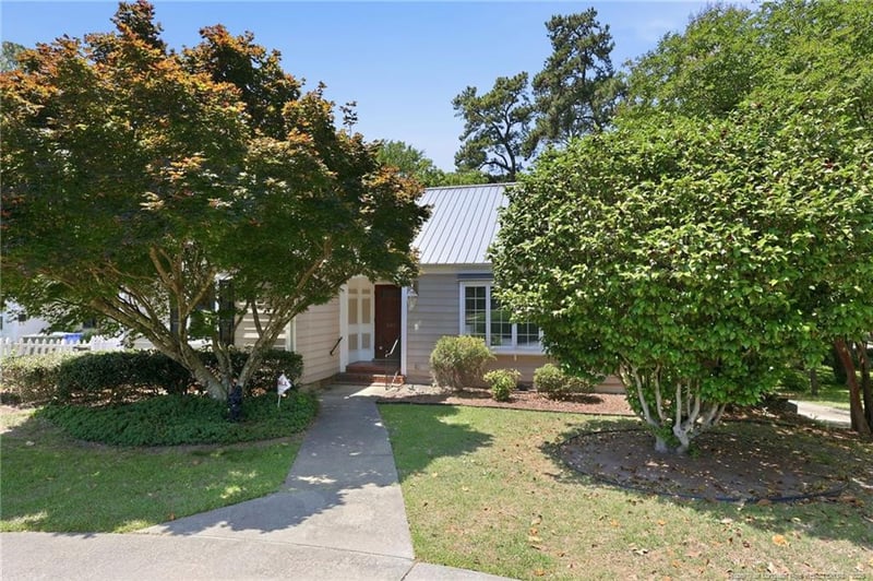 302 Valley Rd, Fayetteville, NC 28305