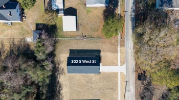 302 West St, Roseboro, NC 28382