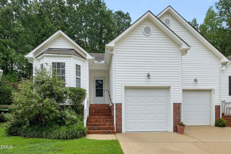 3020 Cotton Gin Dr, Clayton, NC 27527
