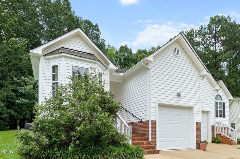 3020 Cotton Gin Dr, Clayton, NC 27527