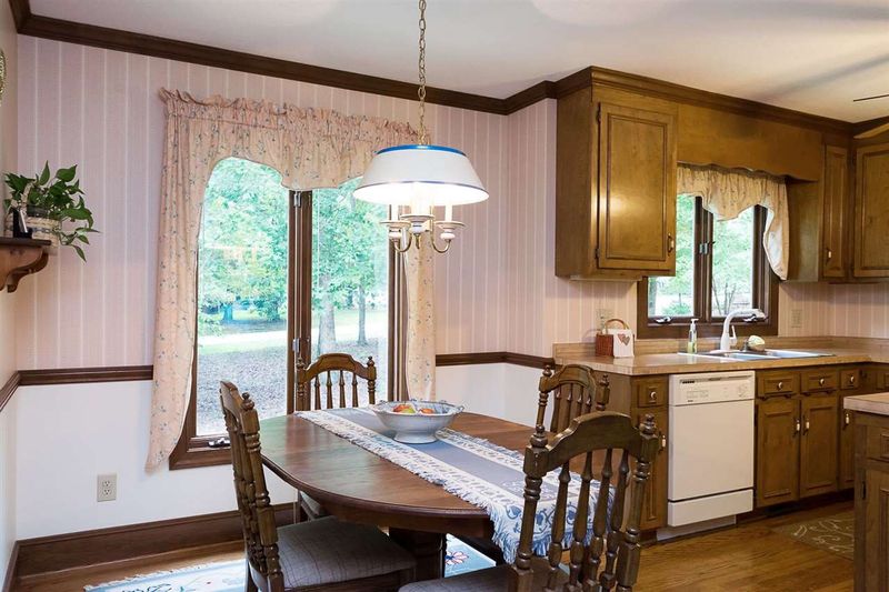 3020 Daventry Ln, Raleigh, NC 27613
