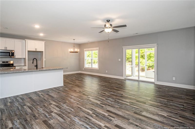 3023 Candlelight Dr, Fayetteville, NC 28311