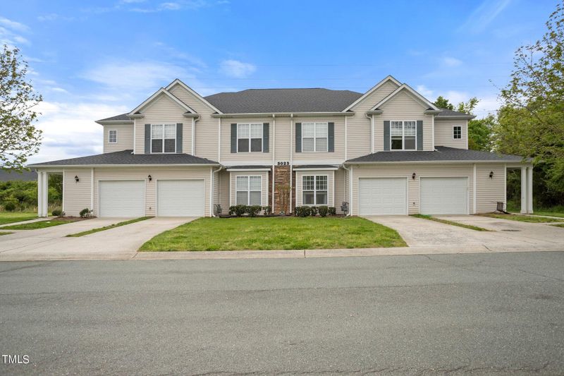 3023 Winston Dr #Apt 102, Burlington, NC 27215