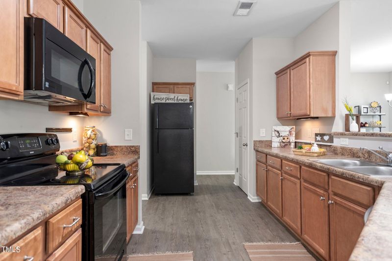 3023 Winston Dr #Apt 102, Burlington, NC 27215