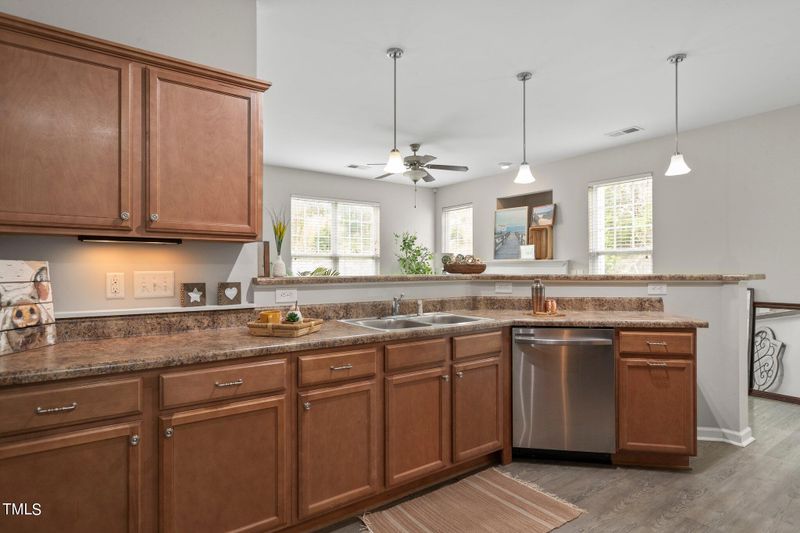 3023 Winston Dr #Apt 102, Burlington, NC 27215