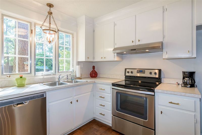 3023 Wycliff Rd, Raleigh, NC 27607