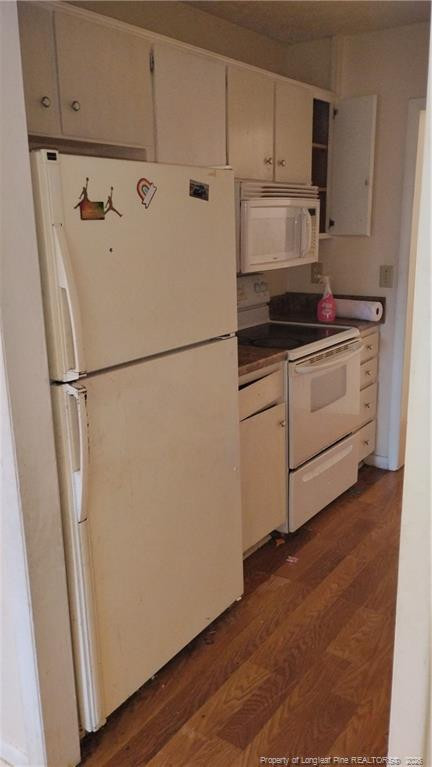 3026 Akron Dr, Hope Mills, NC 28348