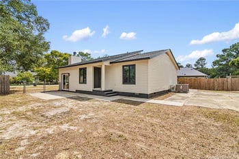 3026 Akron Dr, Hope Mills, NC 28348