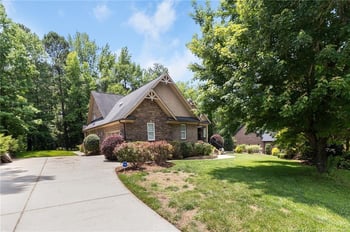 3027 Carrington Ln, Sanford, NC 27330