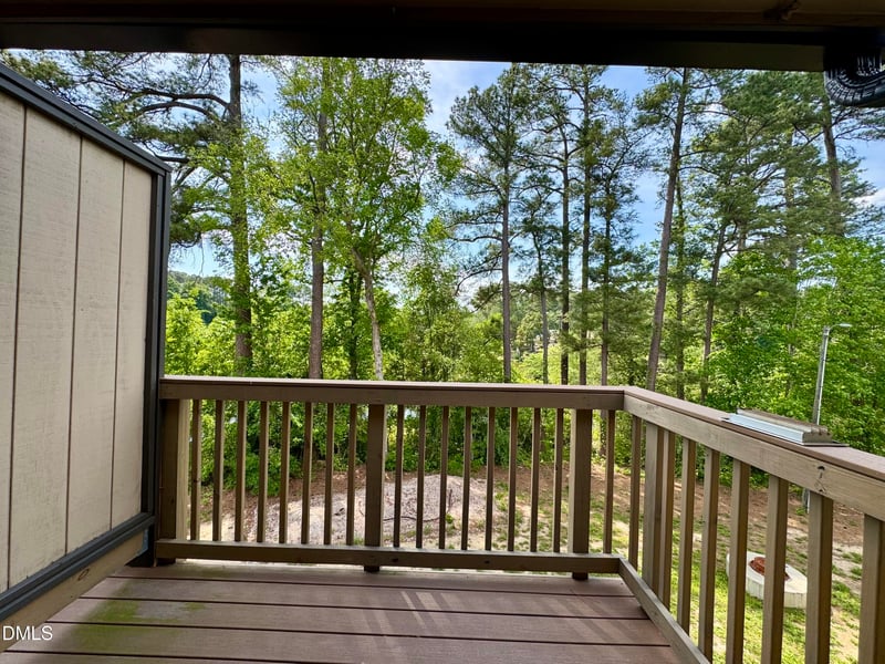 3027 Huntleigh Dr, Raleigh, NC 27604