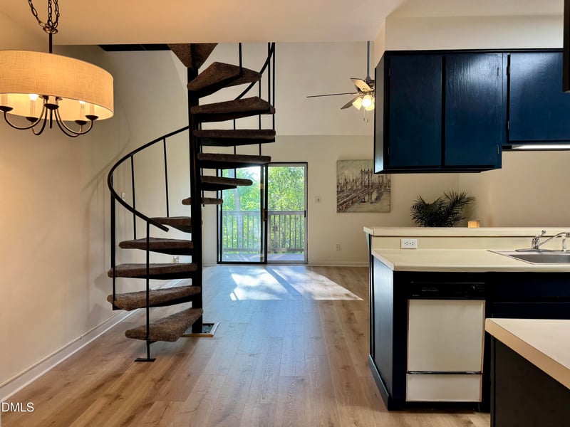 3027 Huntleigh Dr, Raleigh, NC 27604