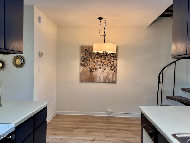 3027 Huntleigh Dr, Raleigh, NC 27604